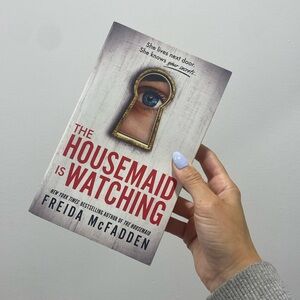 Book x The Housemaid is Watching - Freida McFadden